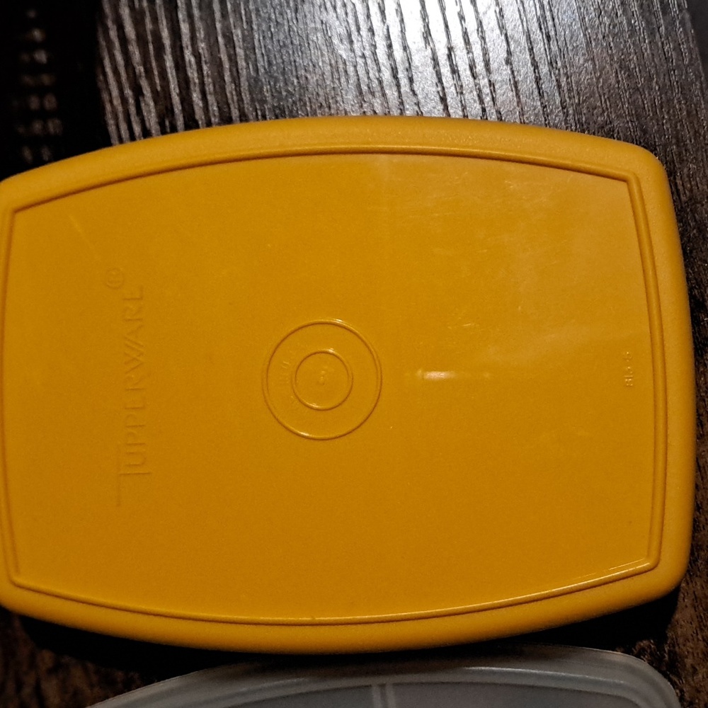 Vintage Tupperware Container - Picture 5 of 6